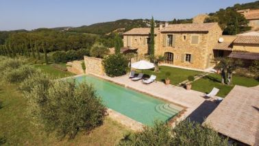 maison 10 Pièces en location saisonnière sur UZES (30700)