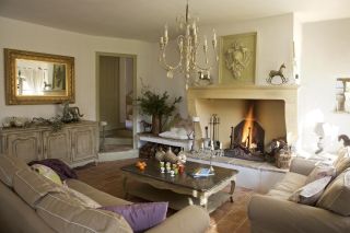 maison 10 Pièces en location saisonnière sur UZES (30700)