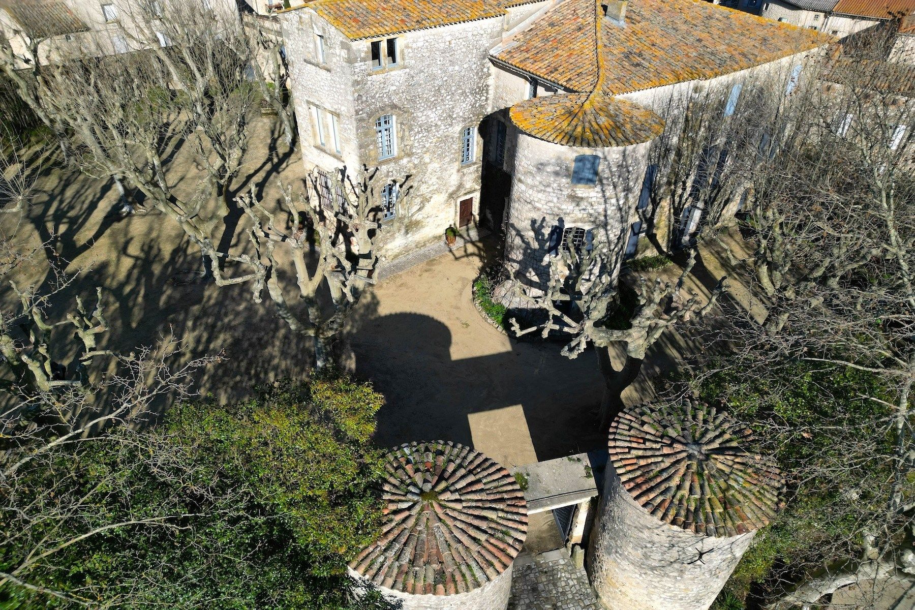 castle 15 Rooms for sale on UZES (30700)