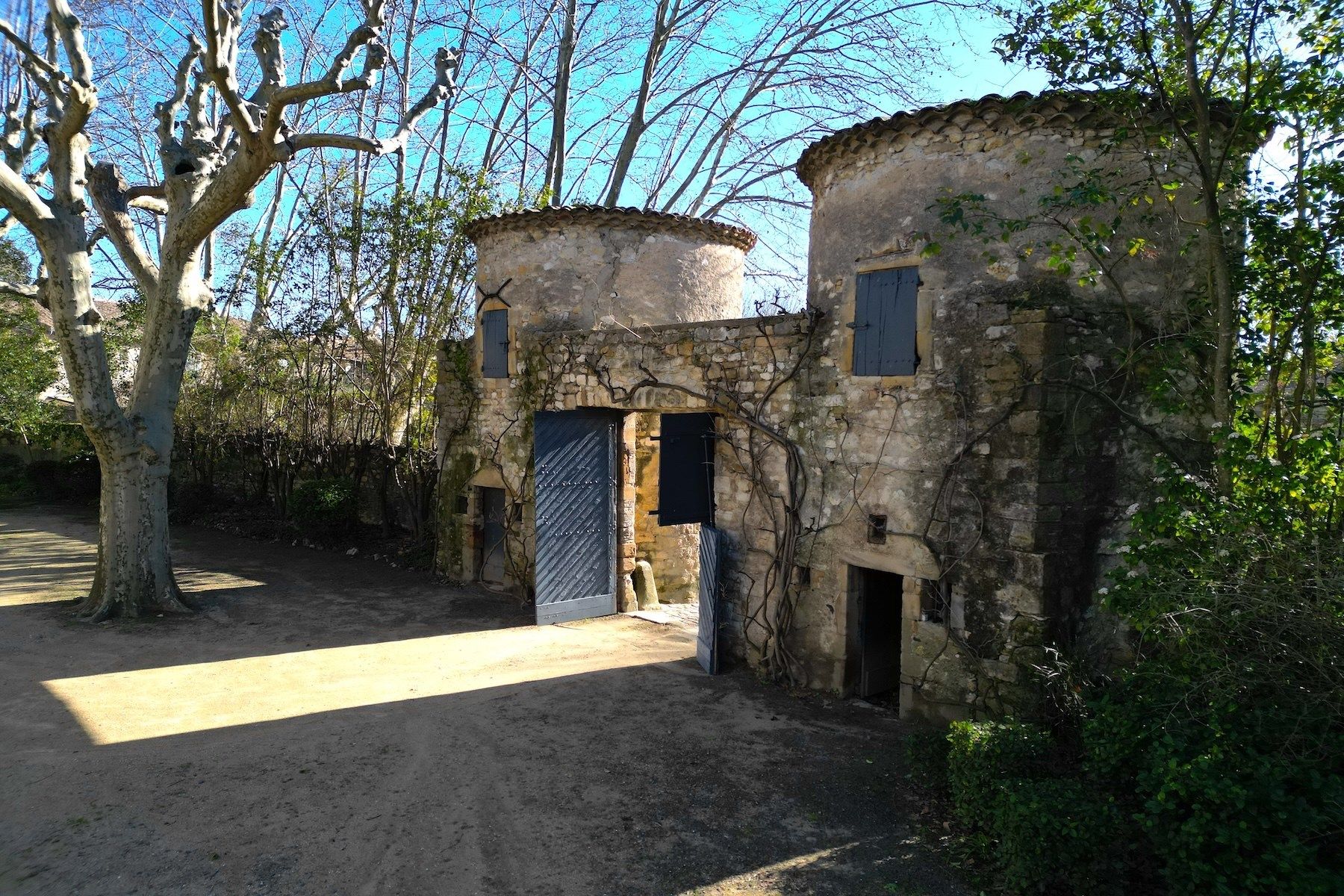 castle 15 Rooms for sale on UZES (30700)