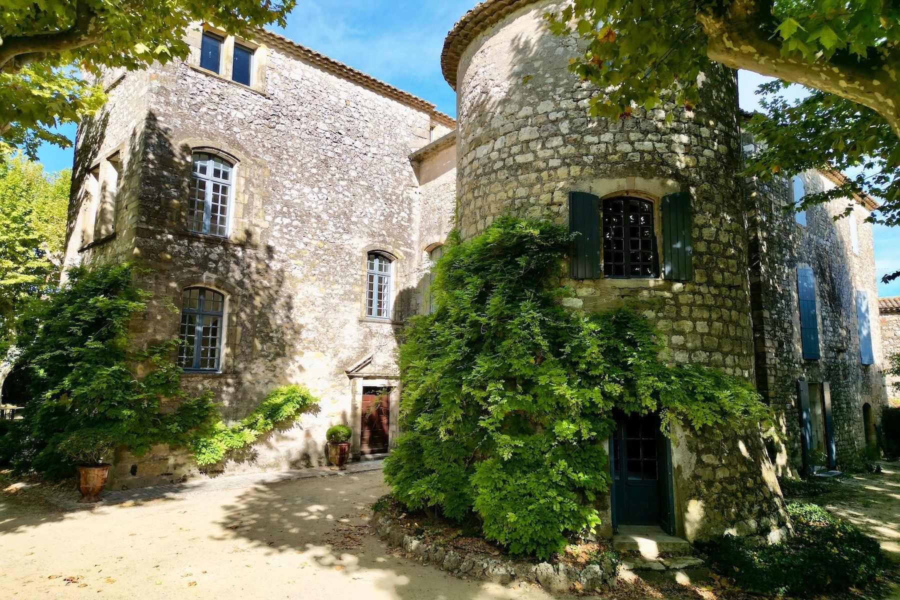 castle 15 Rooms for sale on UZES (30700)