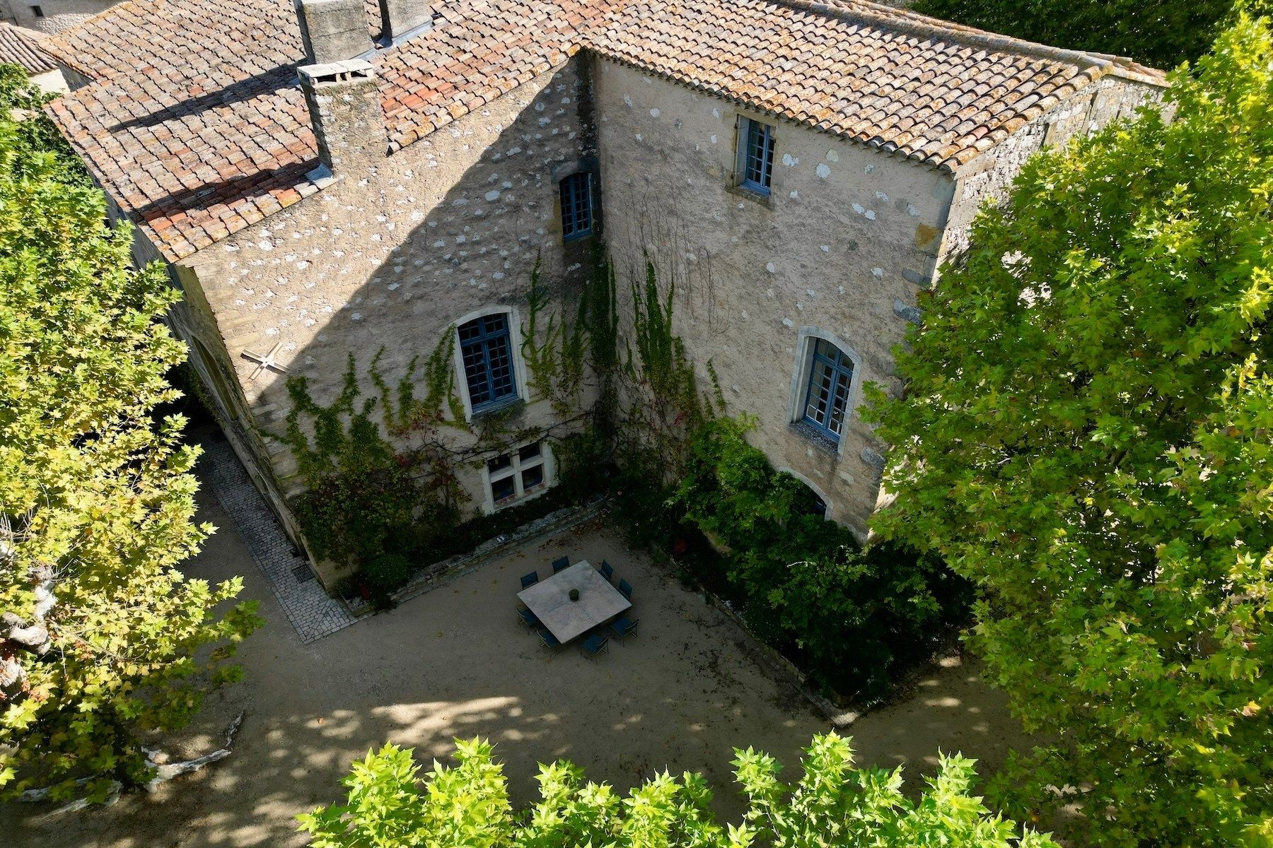 castle 15 Rooms for sale on UZES (30700)