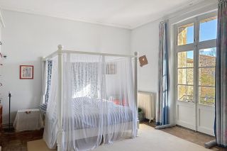 château 15 Pièces en vente sur UZES (30700)