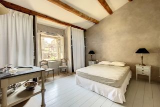 maison 5 Pièces en location saisonnière sur ST MAXIMIN (30700)