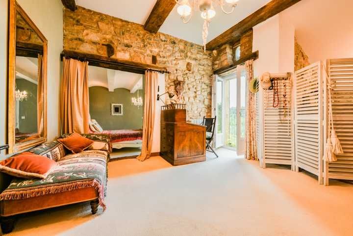 maison 7 Pièces en vente sur UZES (30700)