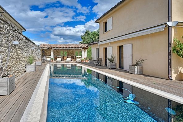 Vente Maison Uzès 5 Pièces 247 m²