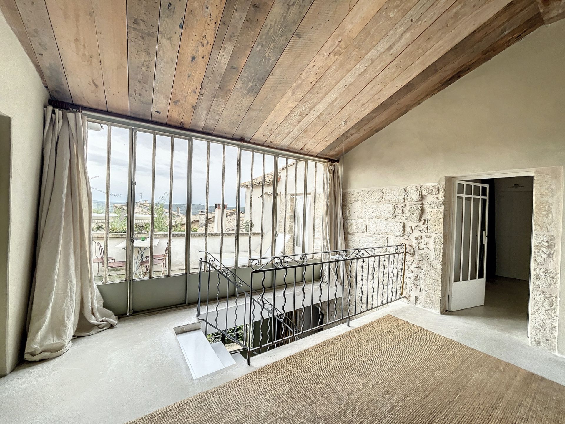 maison de ville 6 Pièces en vente sur UZES (30700)