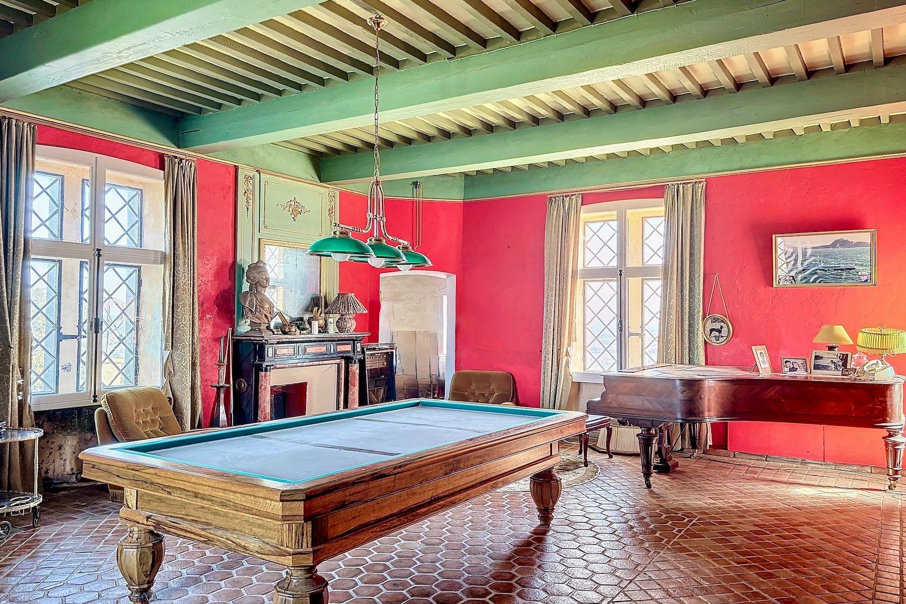 château 9 Pièces en vente sur PONT ST ESPRIT (30130)