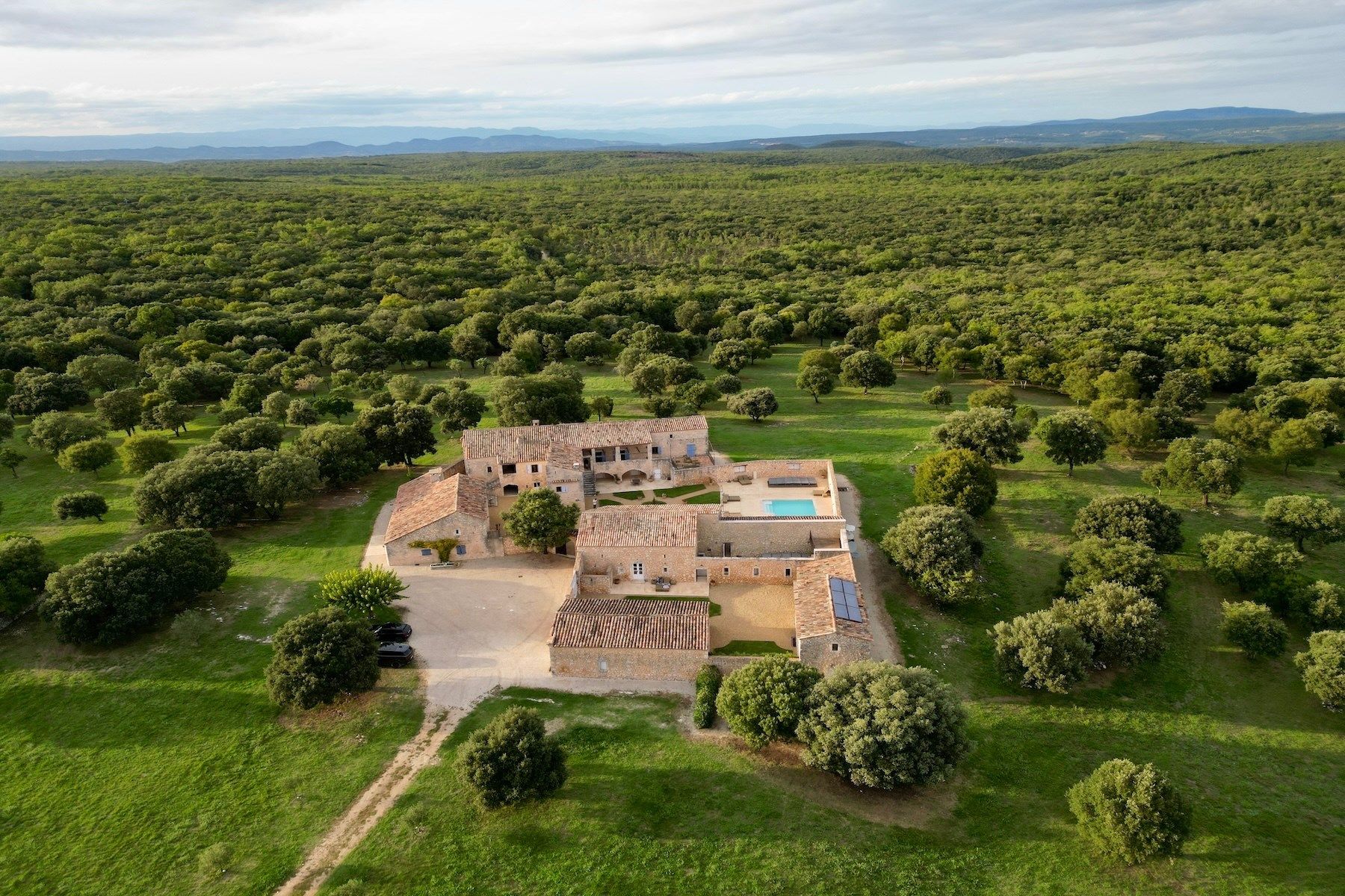 mas 20 Pièces en vente sur UZES (30700)