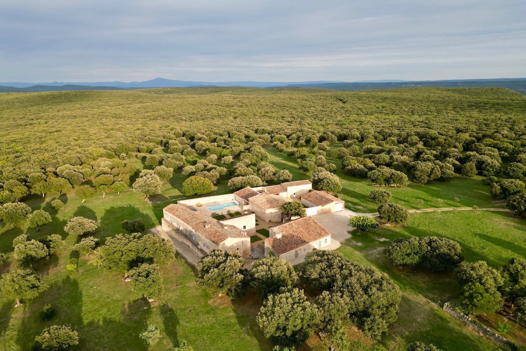 mas 20 Pièces en vente sur UZES (30700)