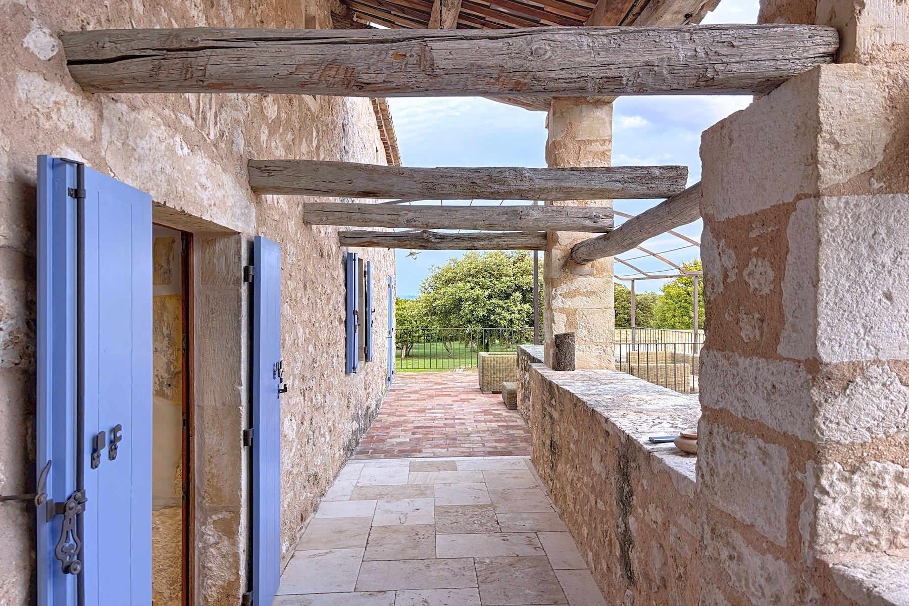 mas 20 Pièces en vente sur UZES (30700)