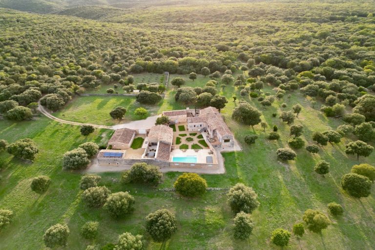 mas 20 Pièces en vente sur UZES (30700)