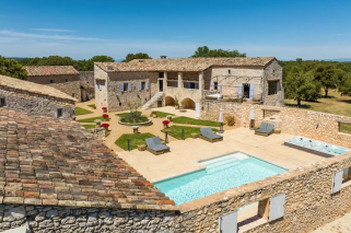 mas 20 Pièces en vente sur UZES (30700)