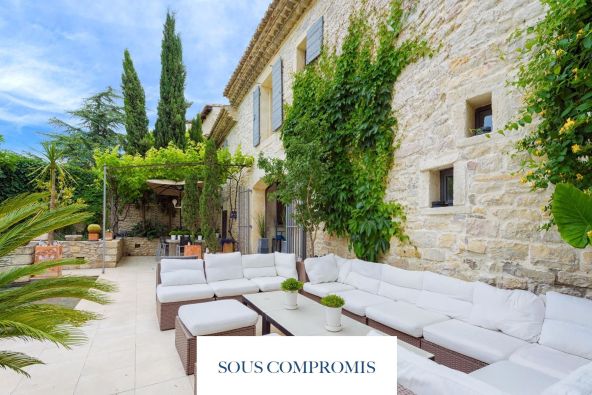Sale House Nîmes 10 Rooms 630 m²
