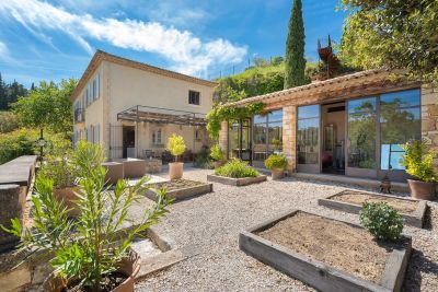 house 9 Rooms for sale on UZES (30700) Sale House Uzès 9 Rooms 290 m²