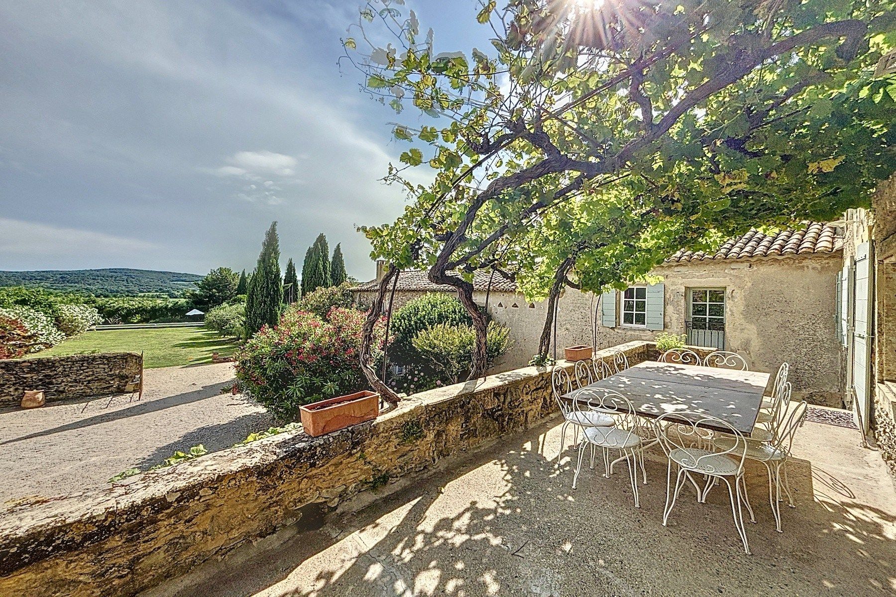 maison 10 Pièces en vente sur UZES (30700)