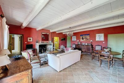 maison 10 Pièces en vente sur UZES (30700) Vente Maison Uzès 10 Pièces 360 m²
