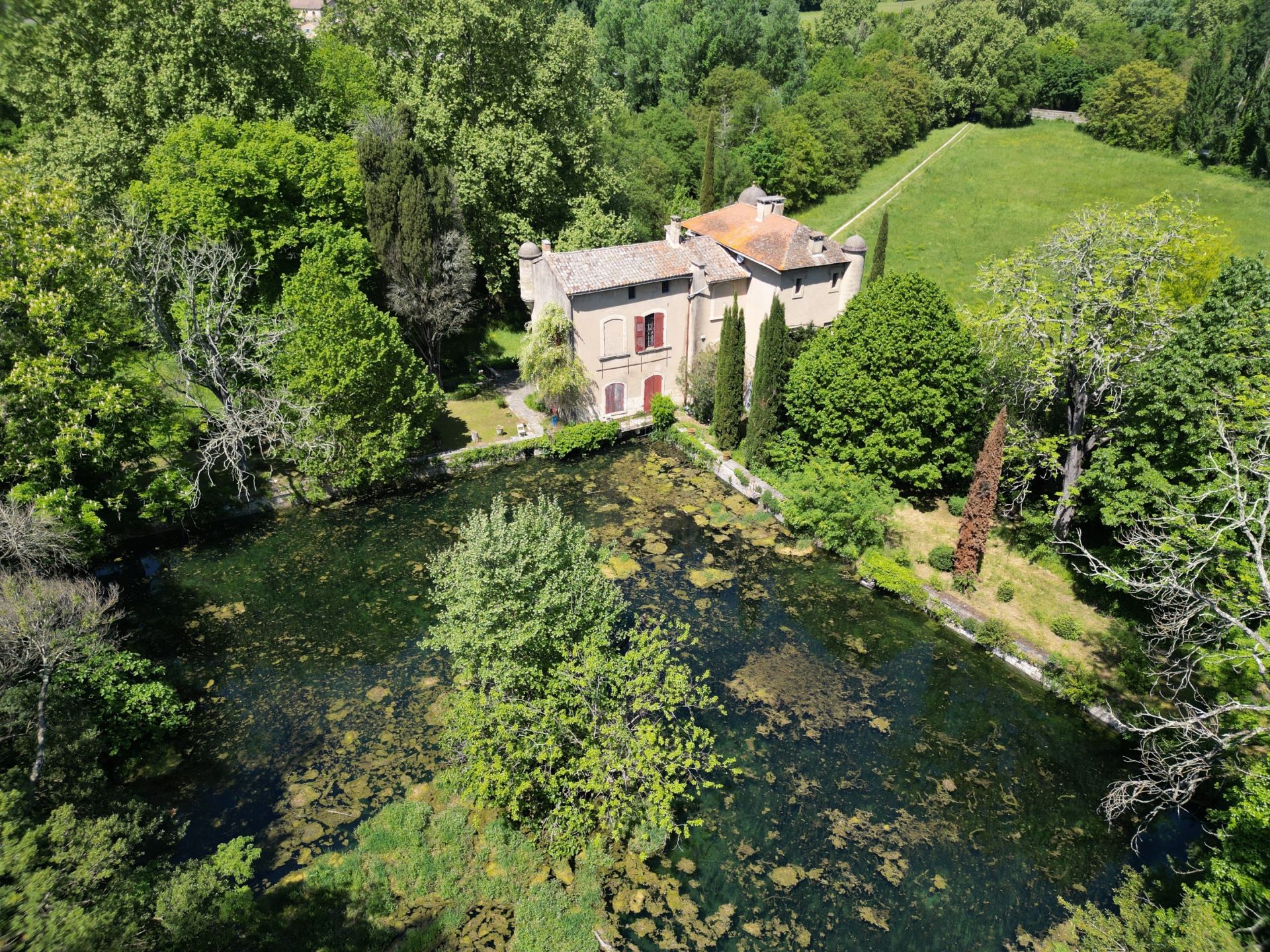 château 8 Pièces en vente sur UZES (30700)