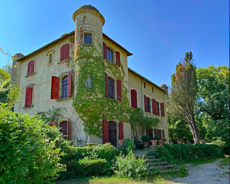 château 8 Pièces en vente sur UZES (30700)