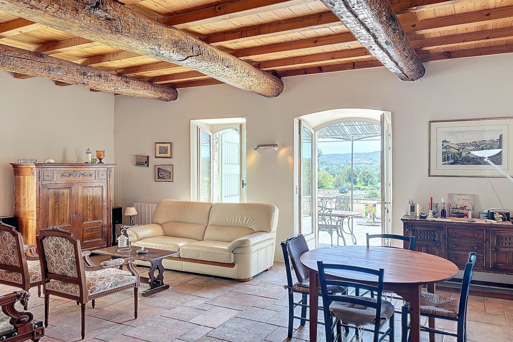 house 8 Rooms for sale on UZES (30700)