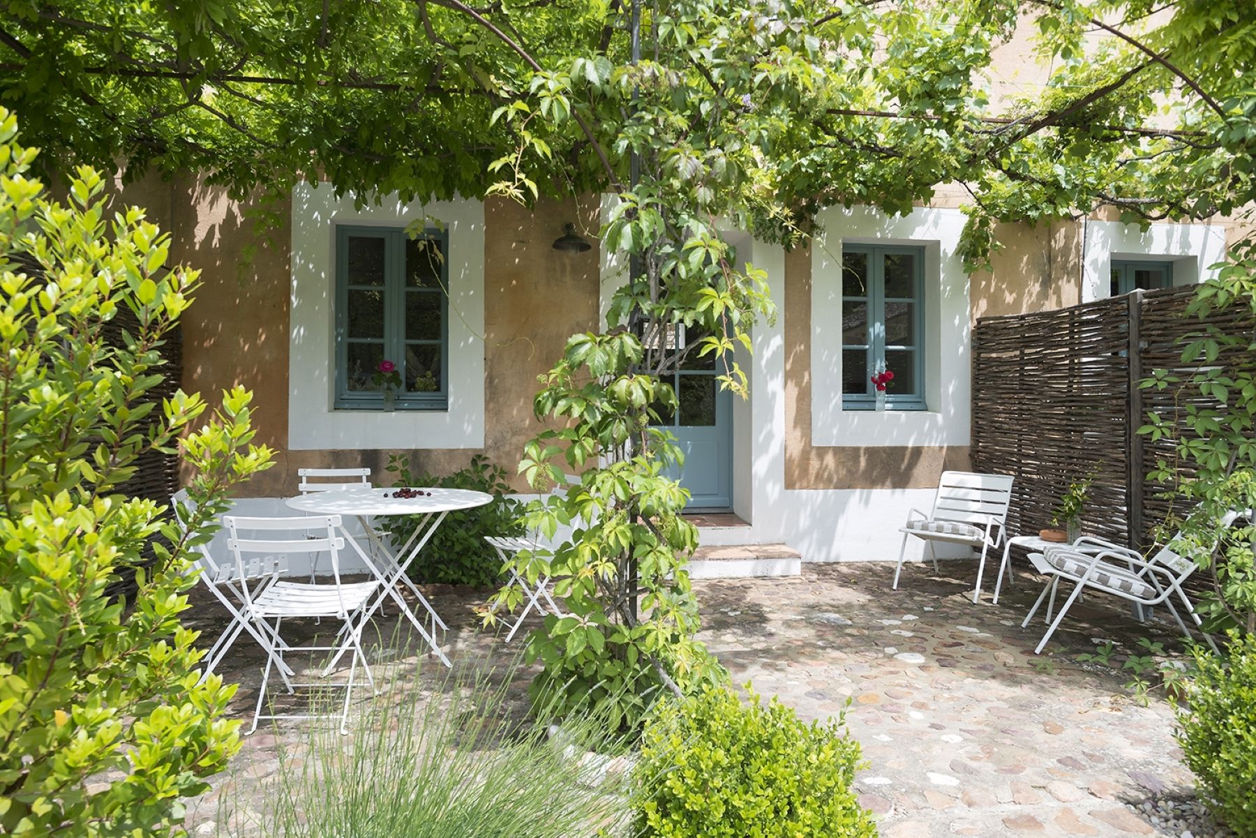 propriété 20 Pièces en vente sur UZES (30700)