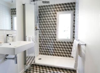 propriété 20 Pièces en vente sur UZES (30700)