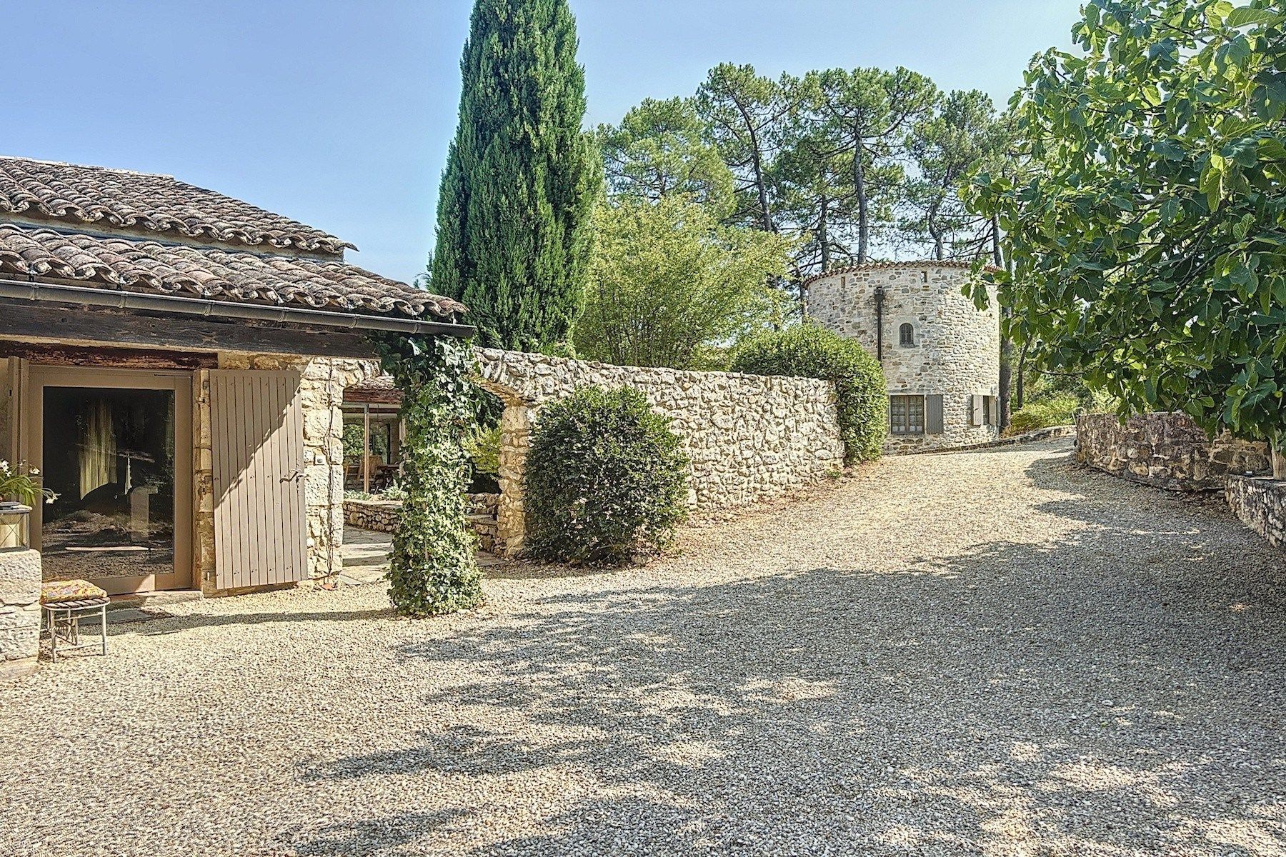 maison 9 Pièces en vente sur BARJAC (30430)