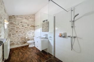 maison 9 Pièces en vente sur BARJAC (30430)