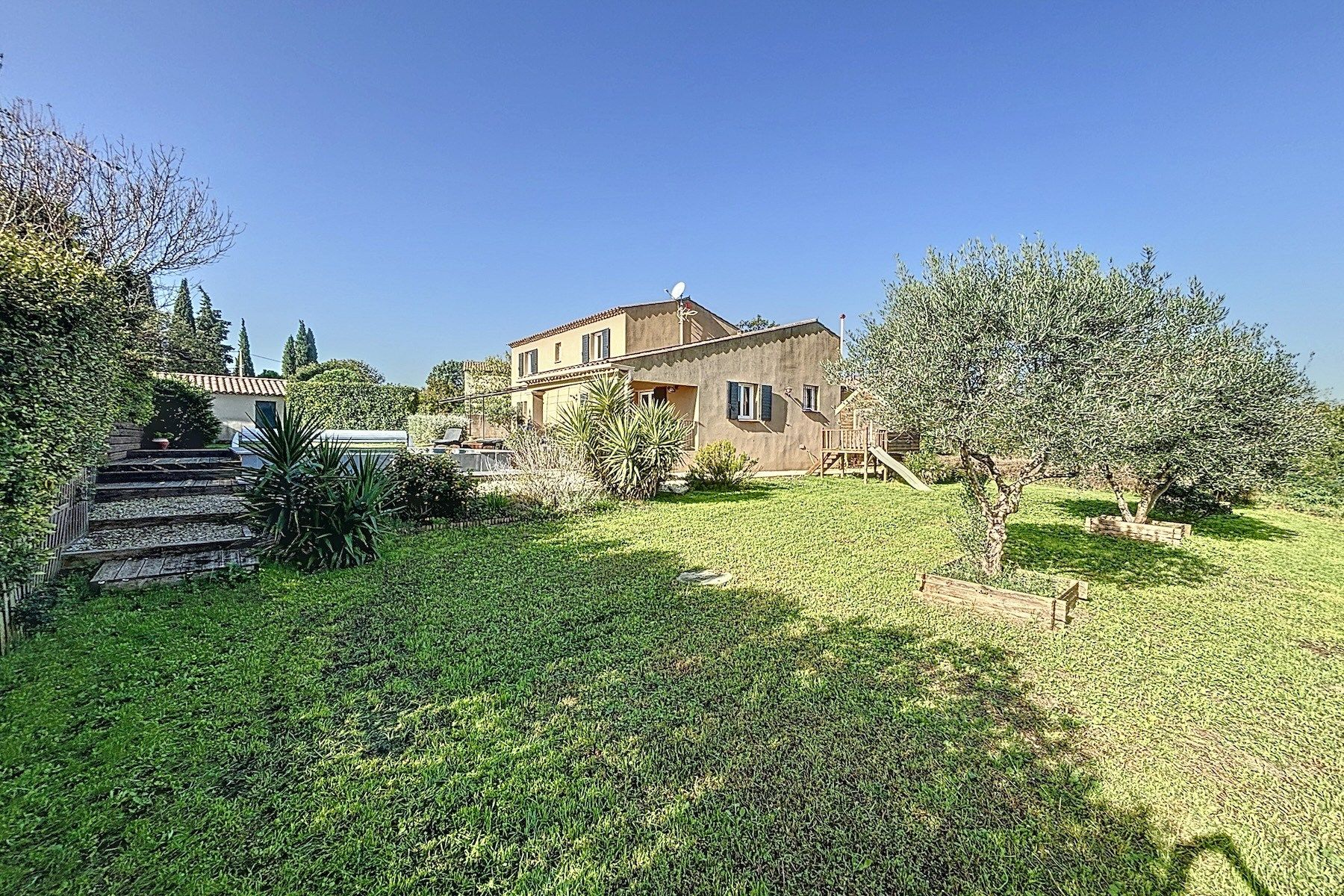 maison 6 Pièces en vente sur UZES (30700)
