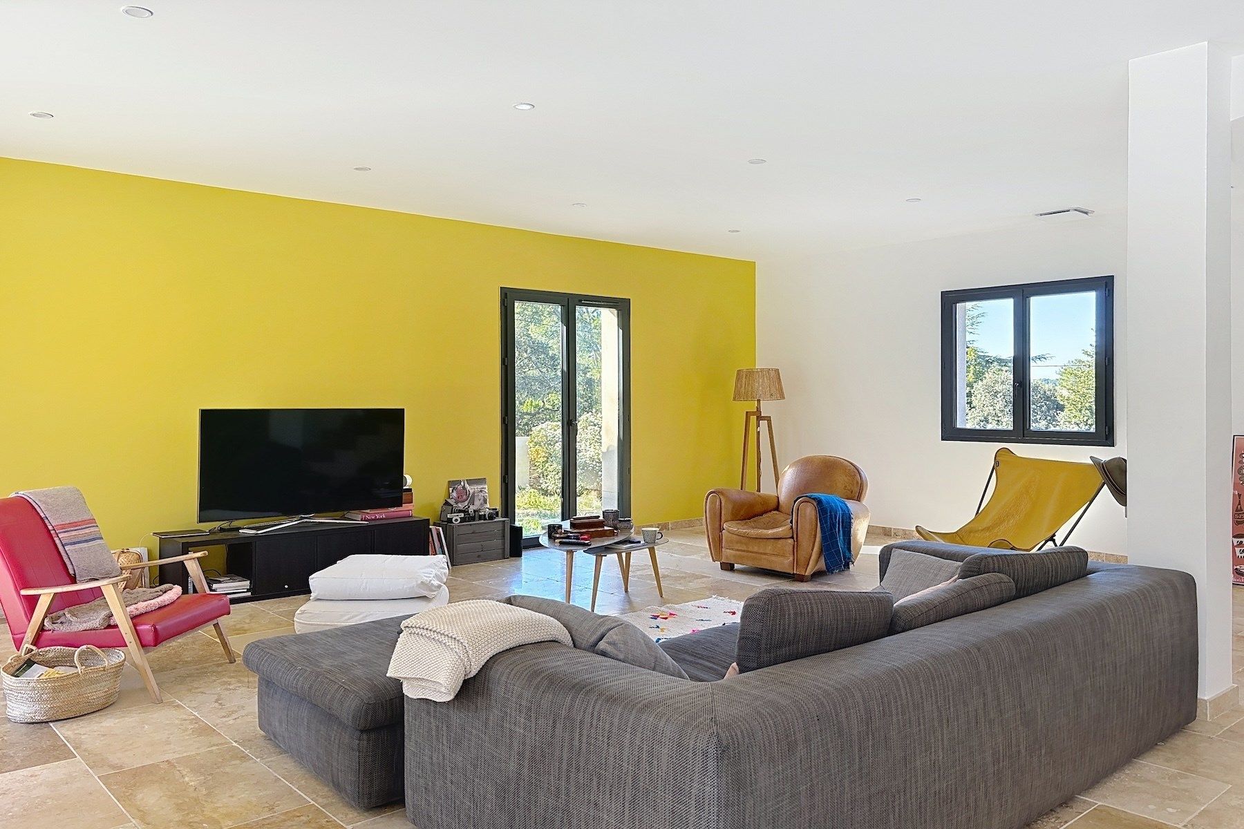 house 6 Rooms for sale on NIMES (30900)