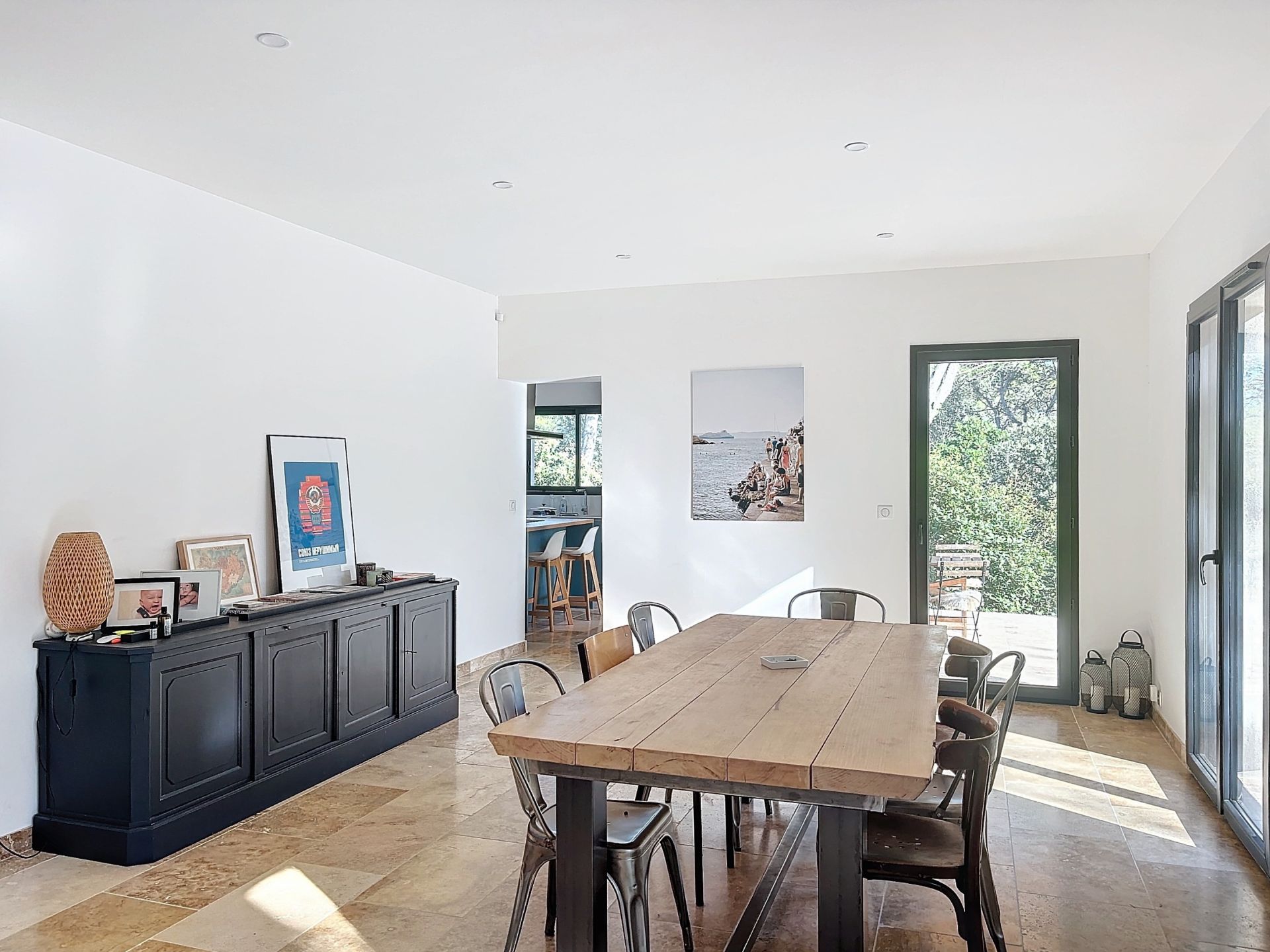 house 6 Rooms for sale on NIMES (30900)