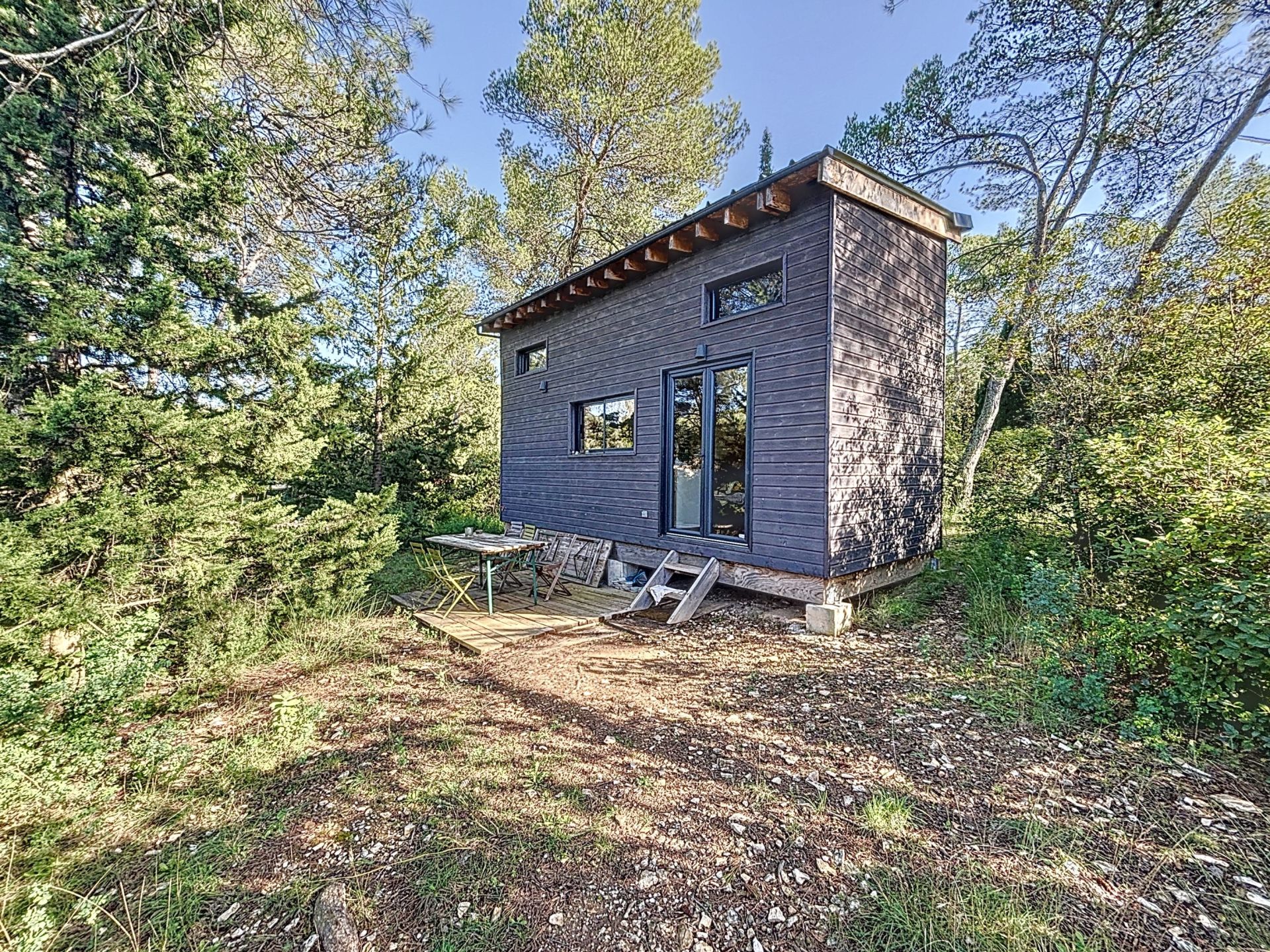 house 6 Rooms for sale on NIMES (30900)