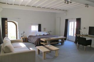 château 15 Pièces en vente sur UZES (30700)