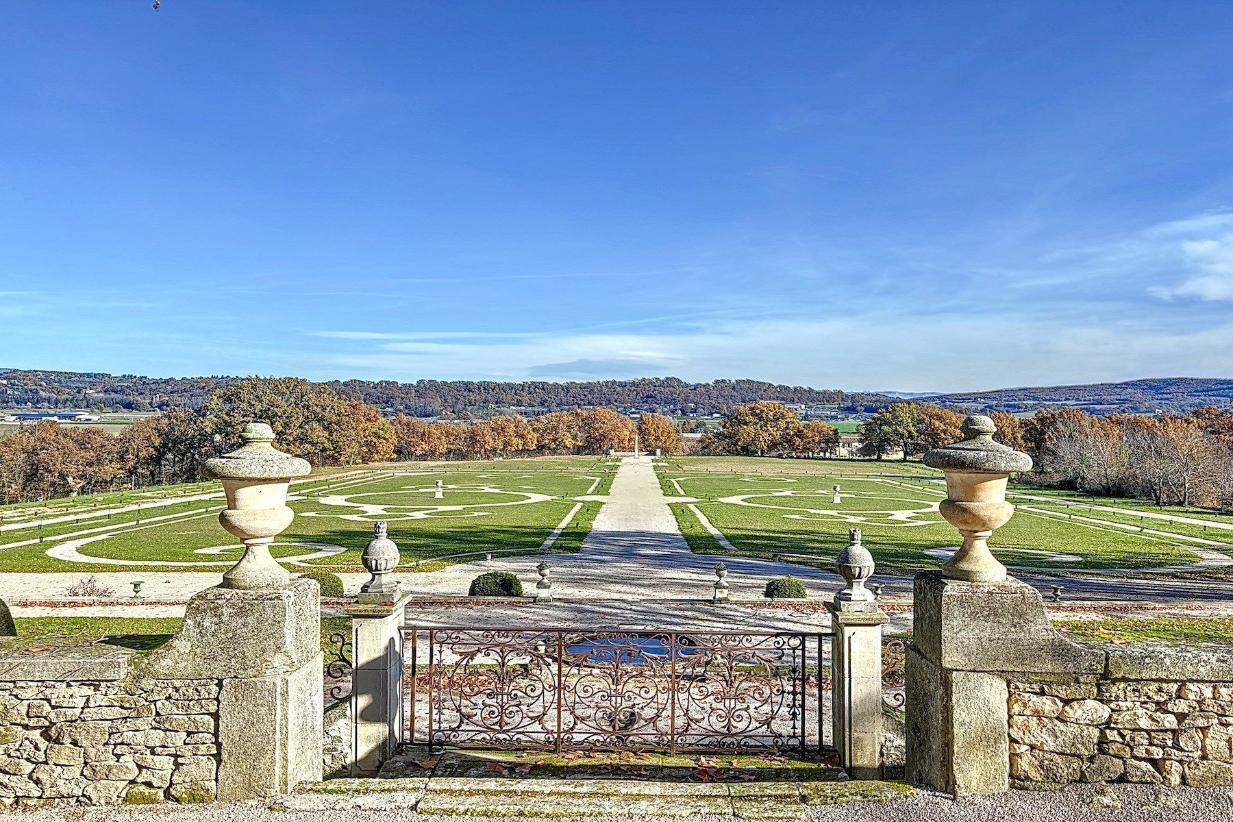 château 40 Pièces en vente sur FORCALQUIER (04300)