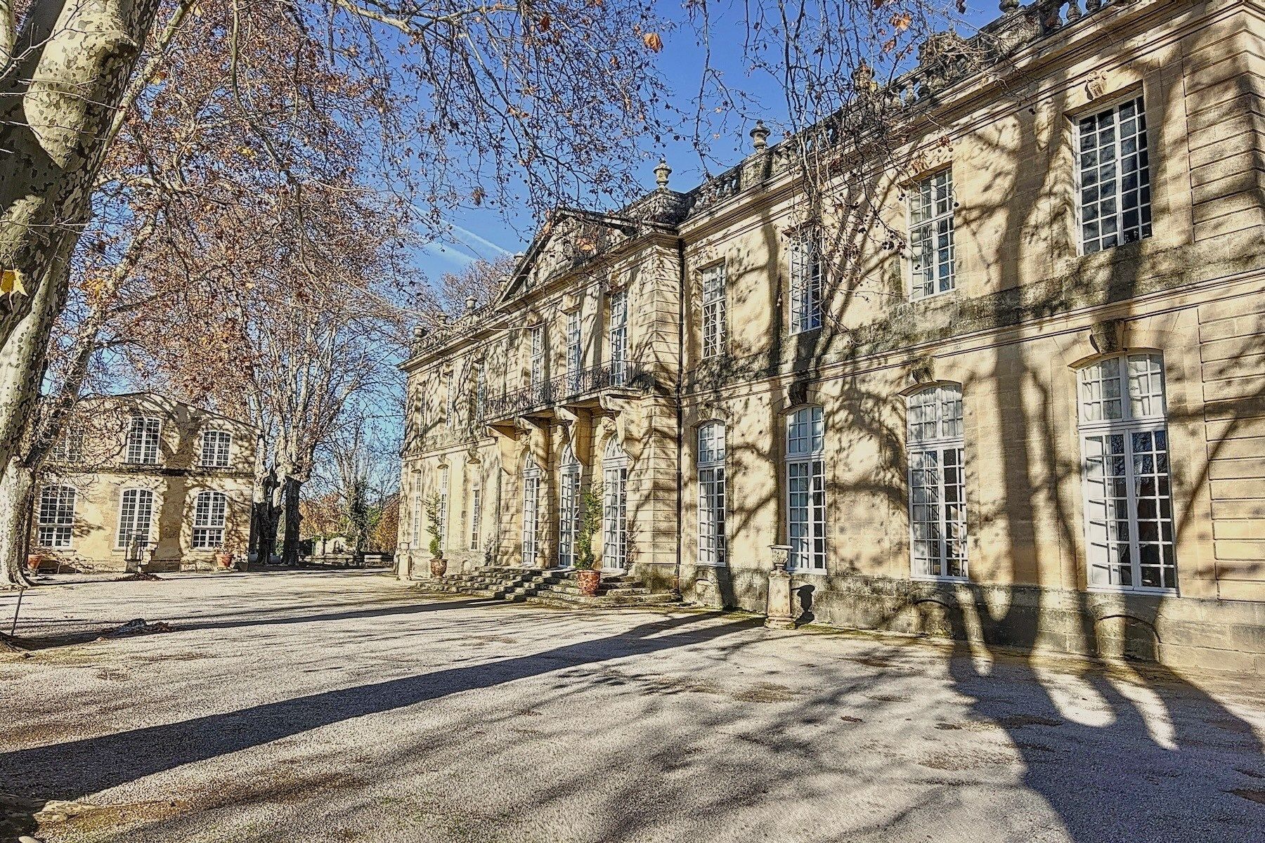 château 40 Pièces en vente sur FORCALQUIER (04300)
