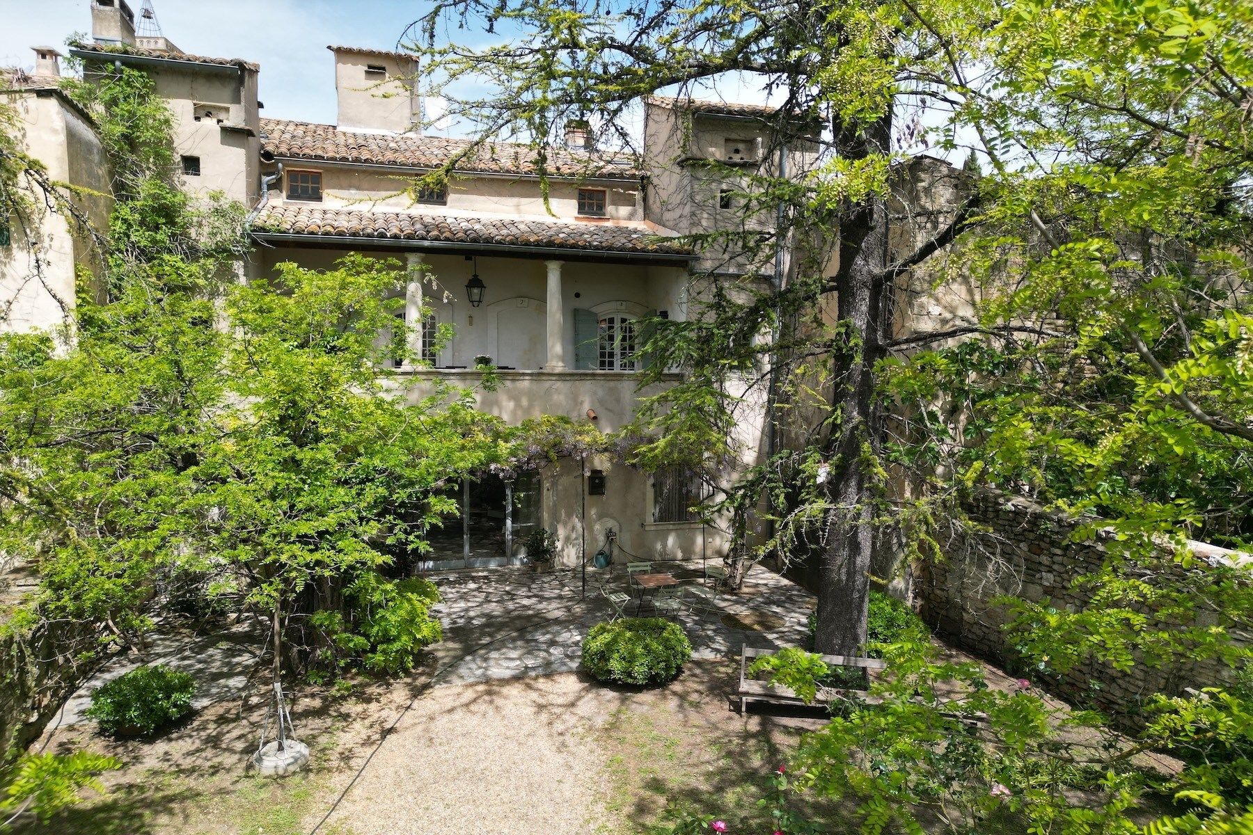 house 9 Rooms for sale on UZES (30700)