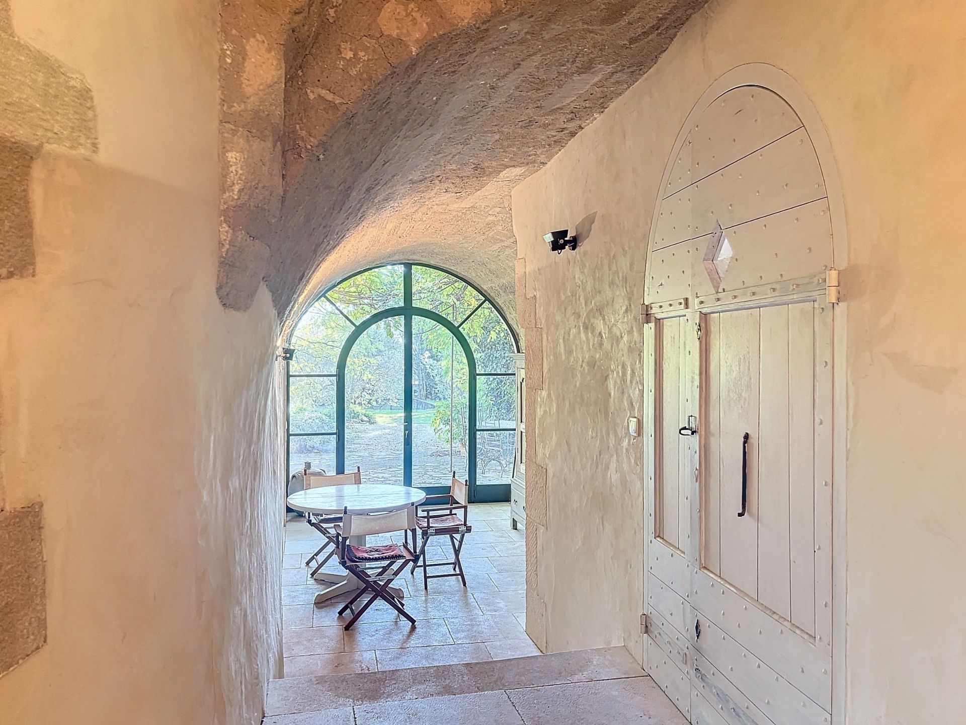 house 9 Rooms for sale on UZES (30700)