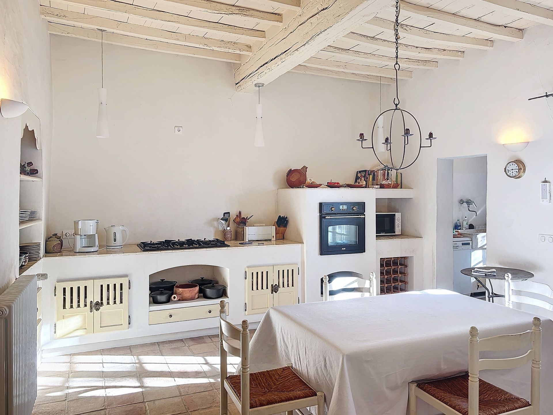 house 9 Rooms for sale on UZES (30700)