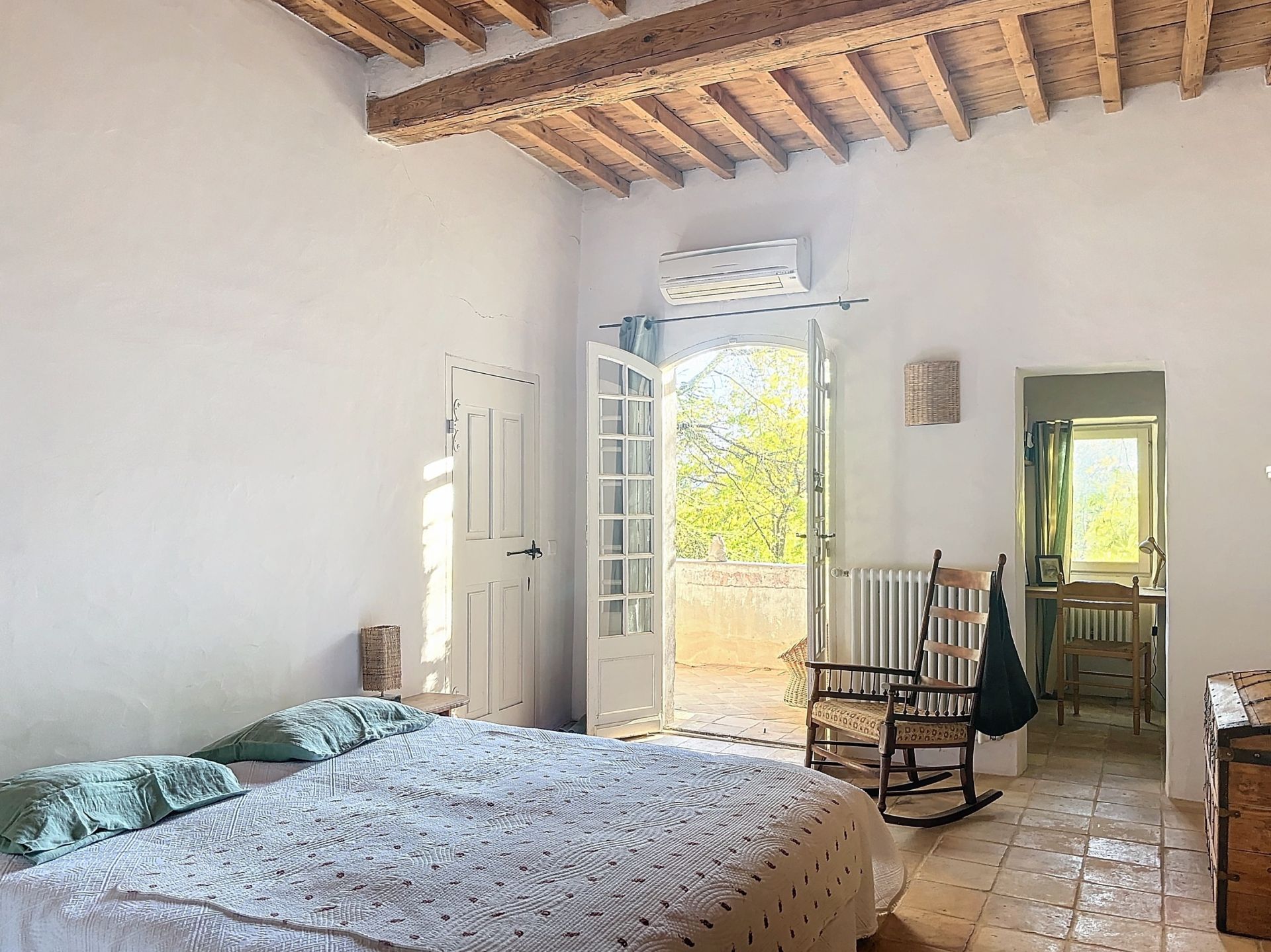 house 9 Rooms for sale on UZES (30700)