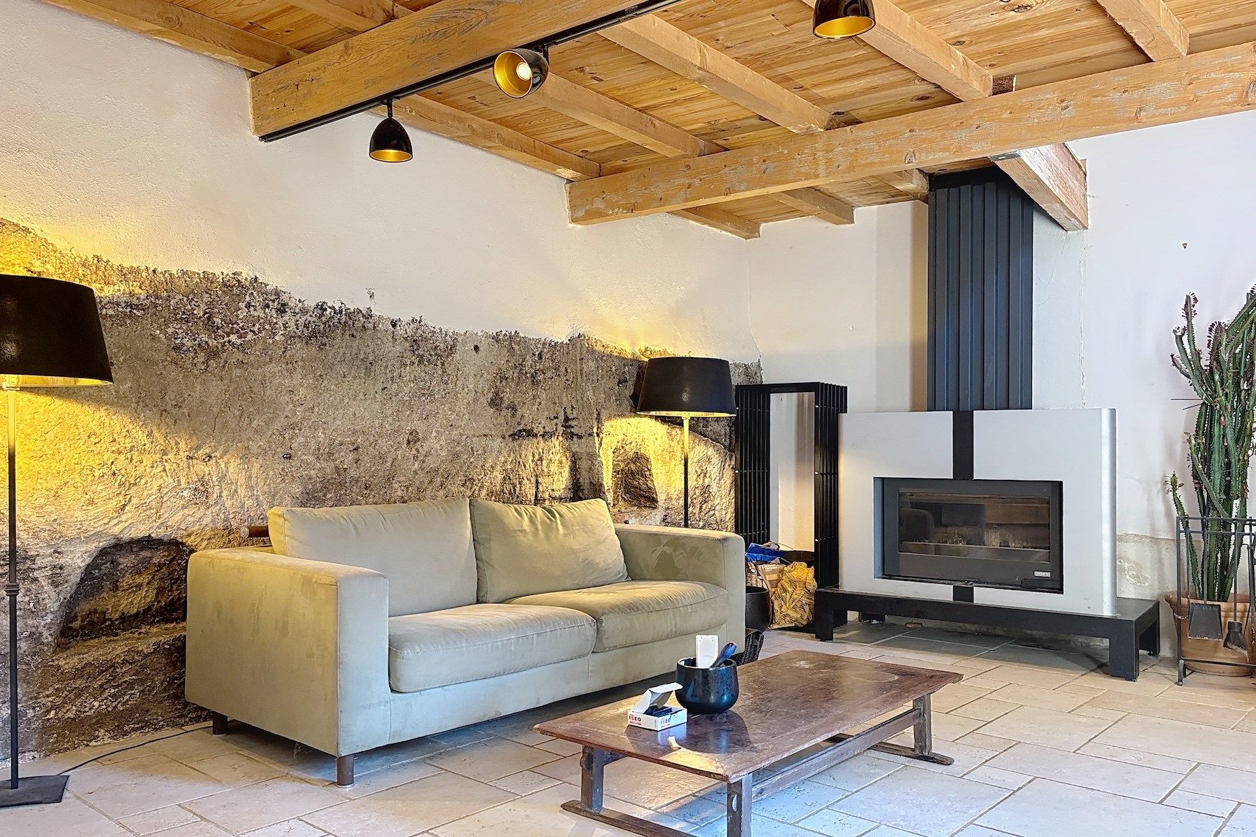 house 11 Rooms for sale on UZES (30700)