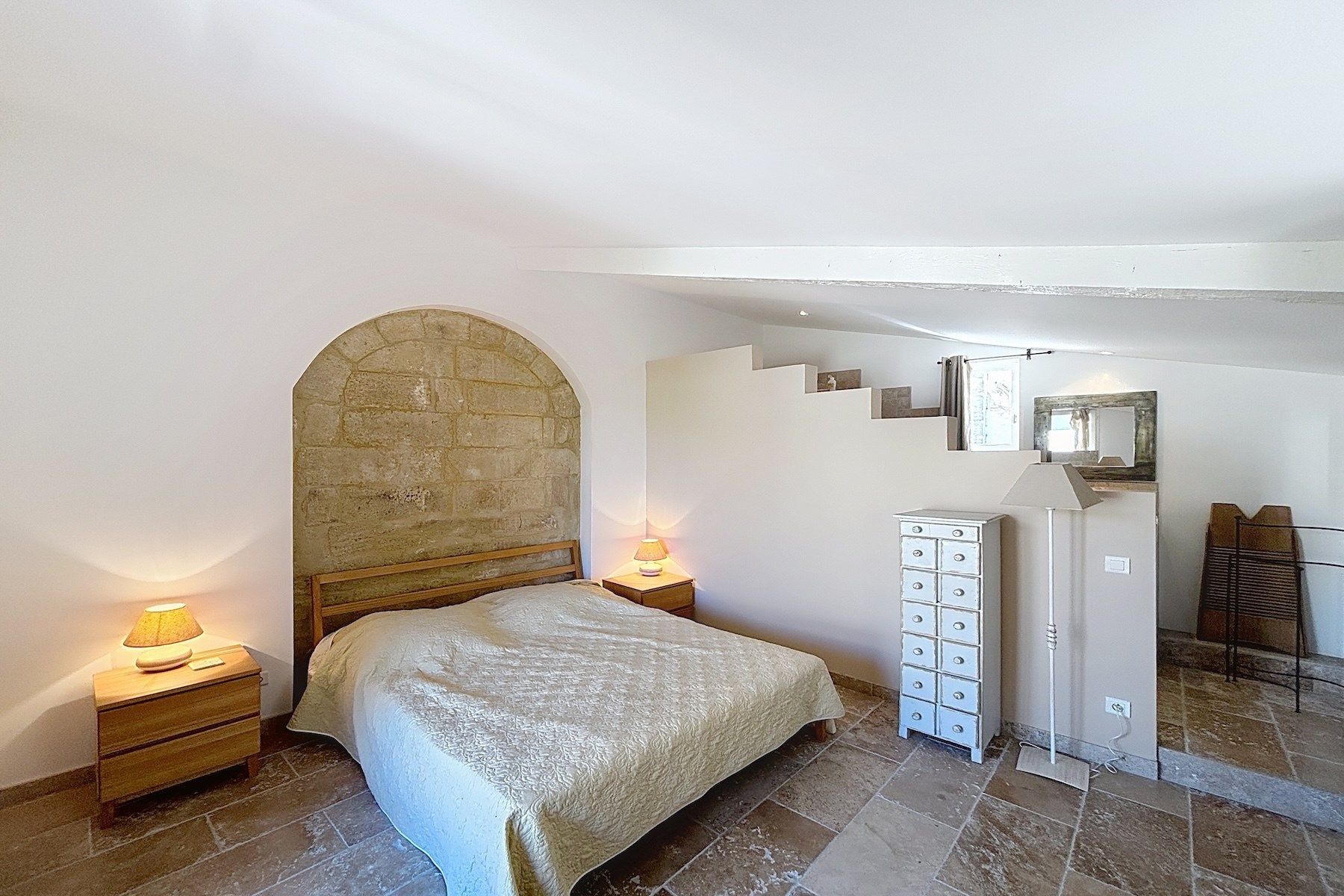 house 11 Rooms for sale on UZES (30700)