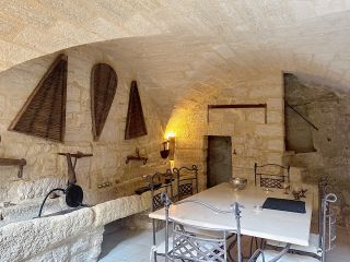 house 11 Rooms for sale on UZES (30700)