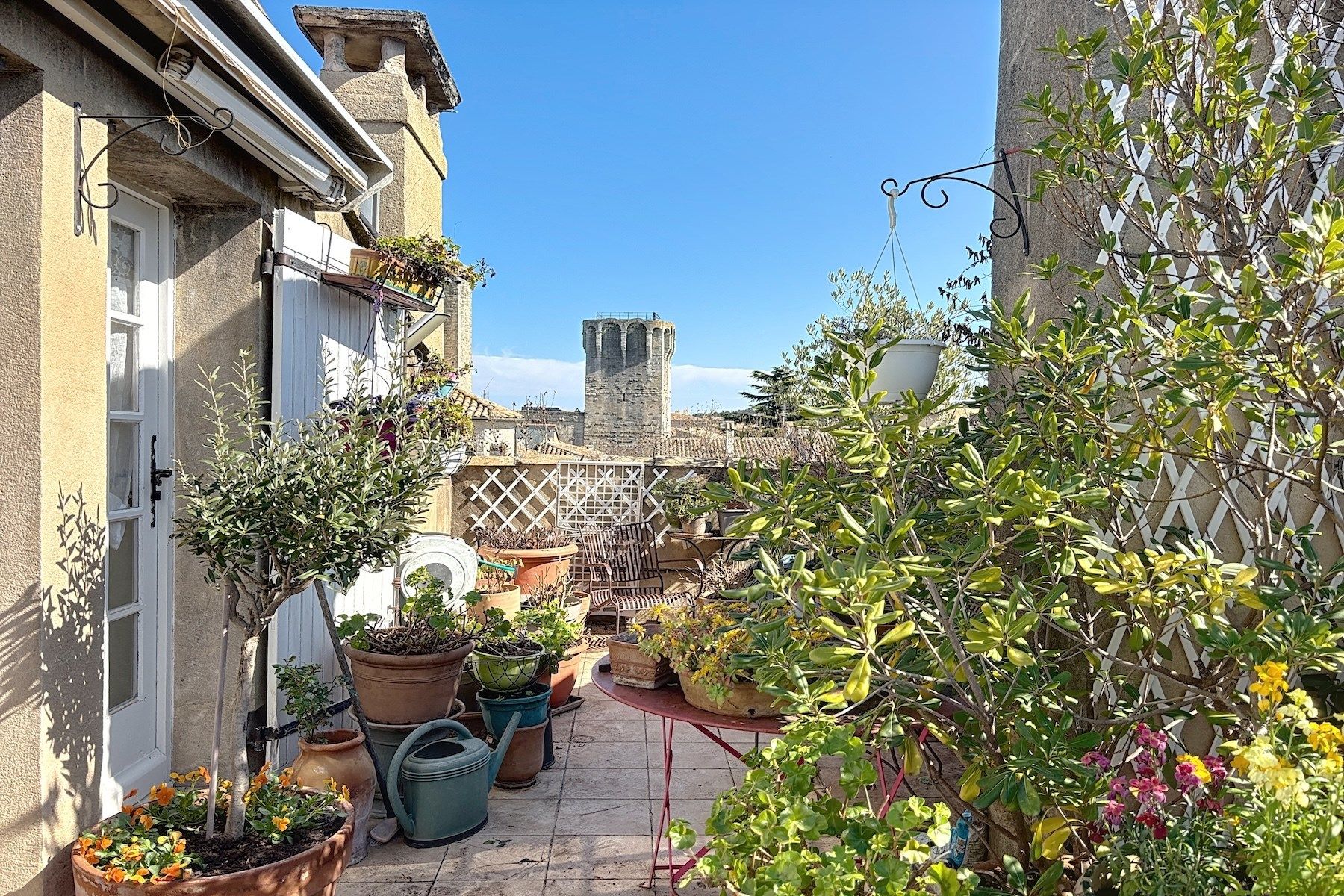 apartment 4 Rooms for sale on UZES (30700)