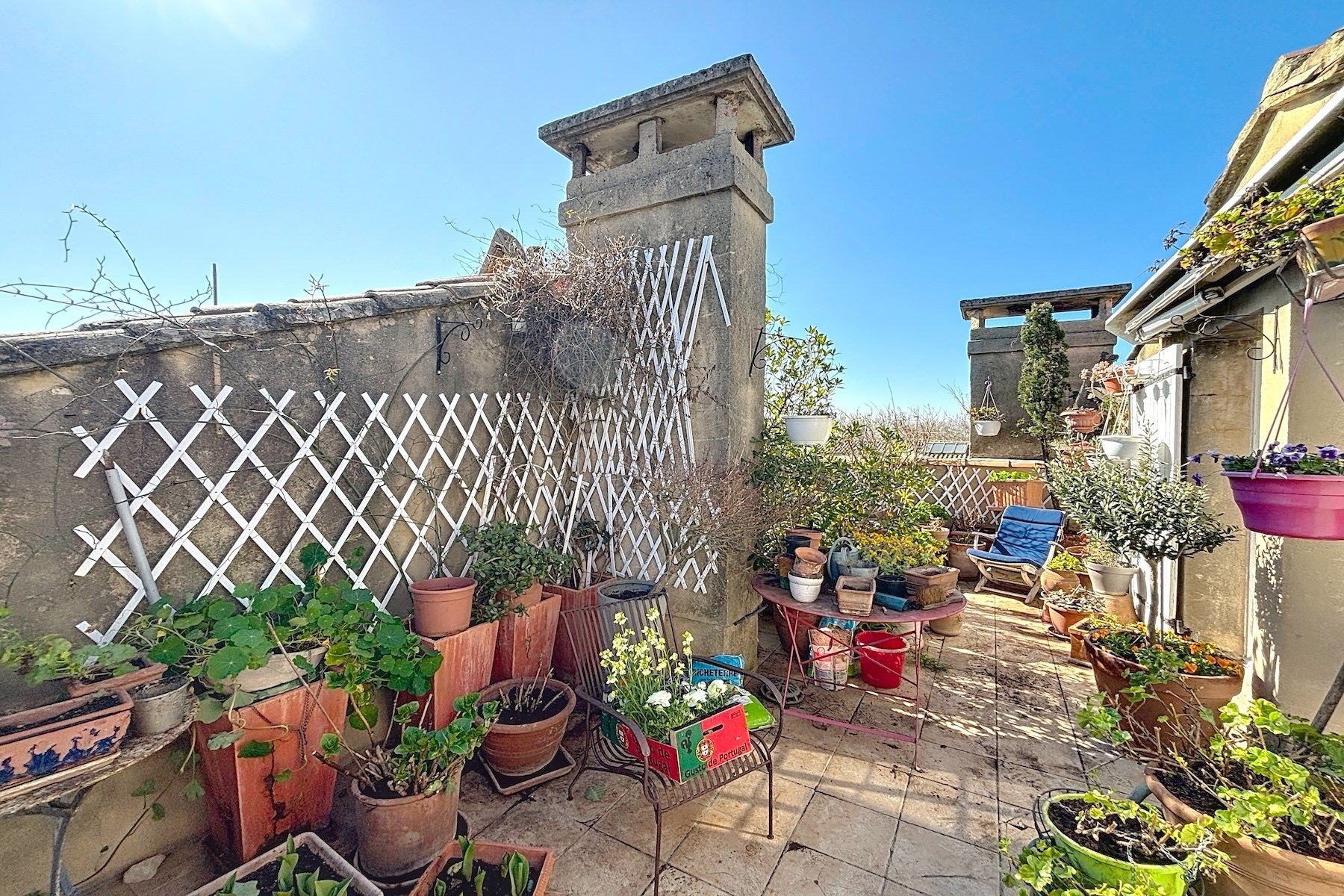 apartment 4 Rooms for sale on UZES (30700)