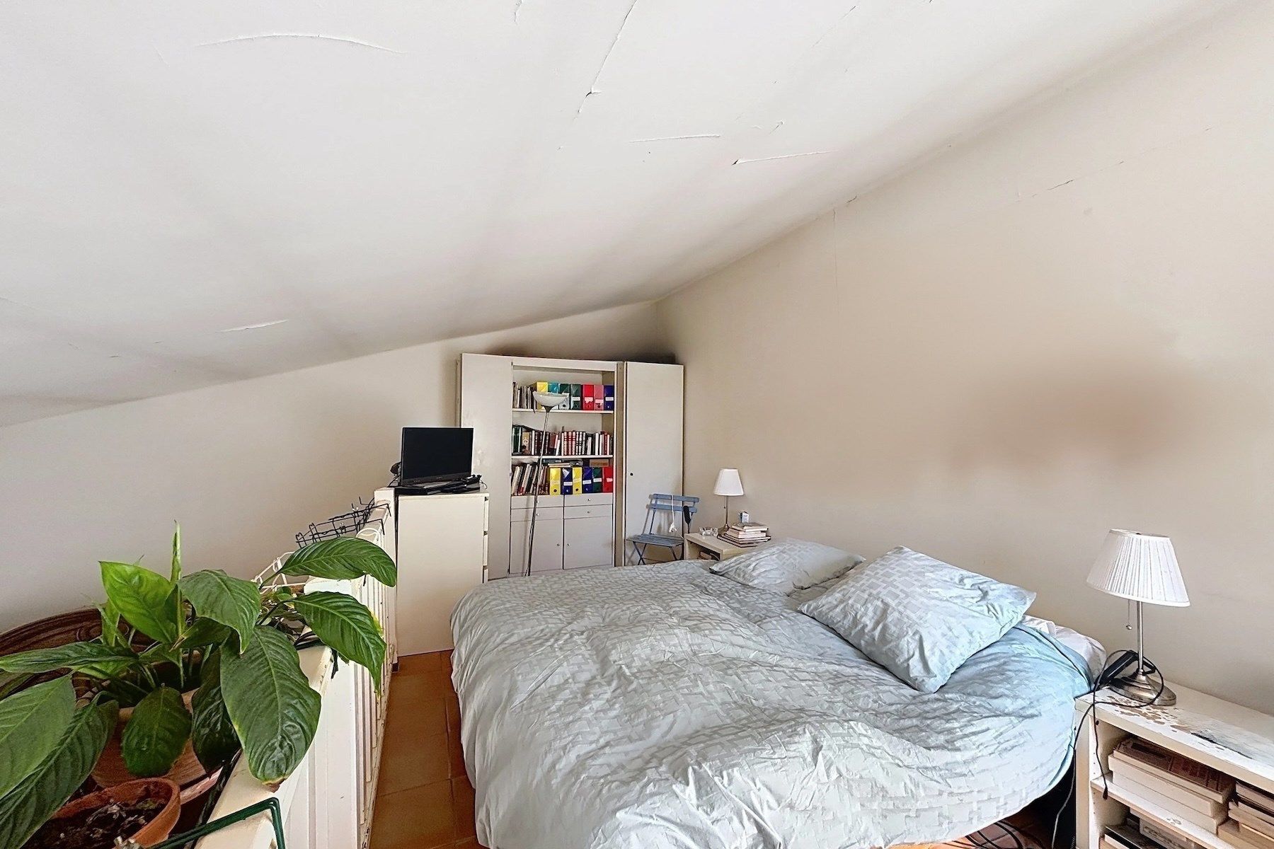 apartment 4 Rooms for sale on UZES (30700)