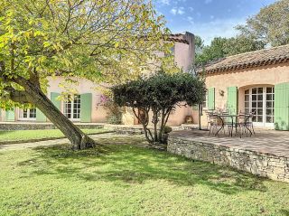 house 7 Rooms for sale on NIMES (30900)