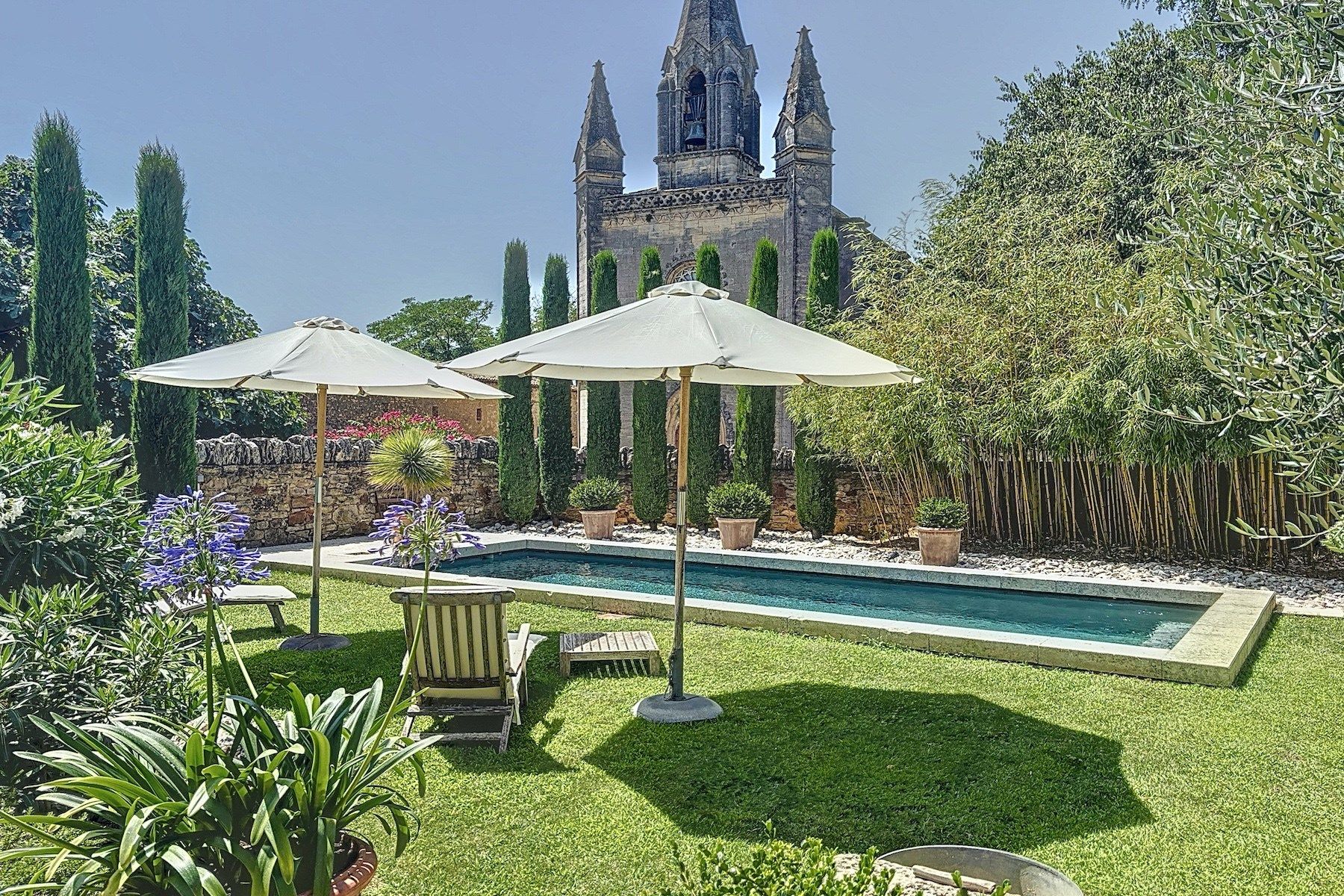 mas 10 Rooms for sale on UZES (30700)