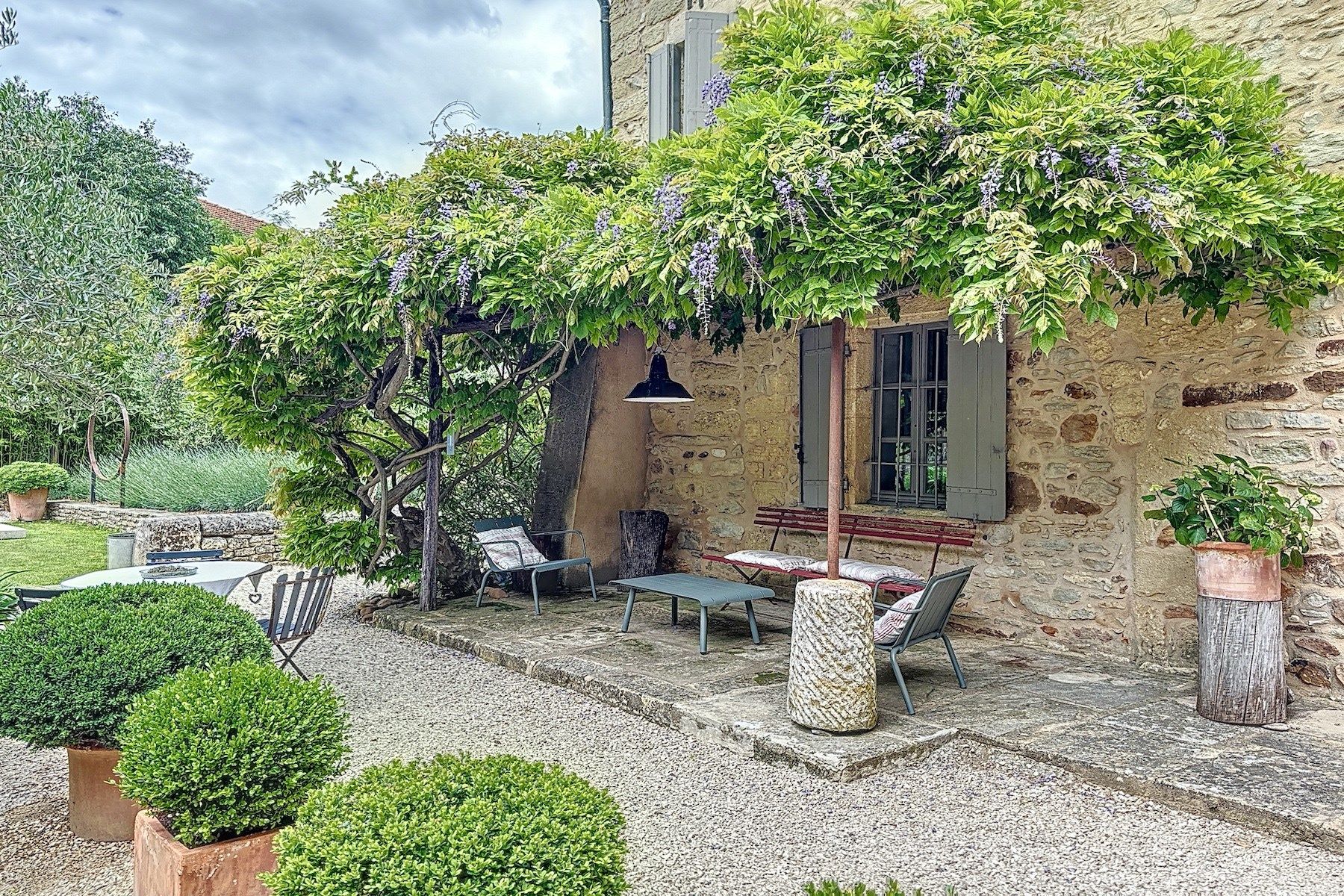 mas 10 Rooms for sale on UZES (30700)