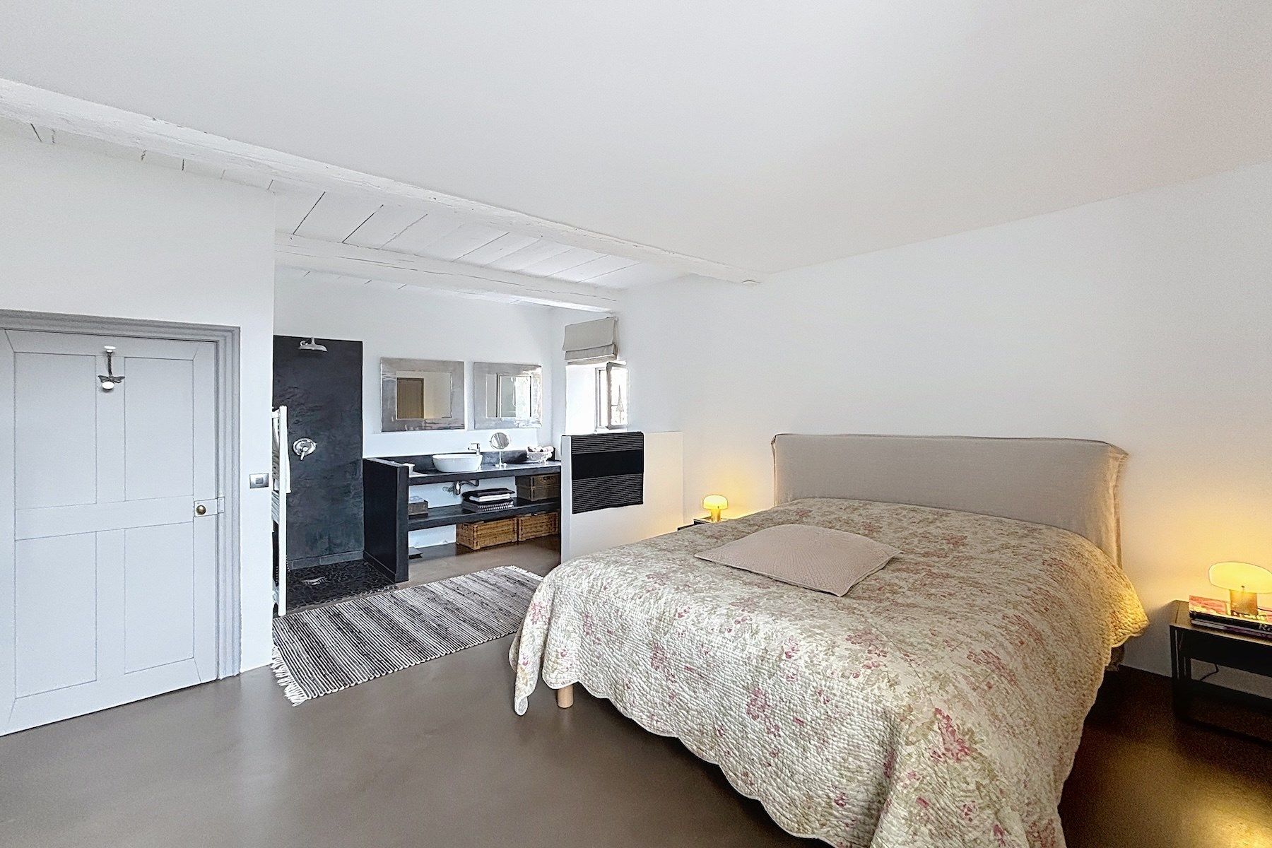 mas 10 Rooms for sale on UZES (30700)