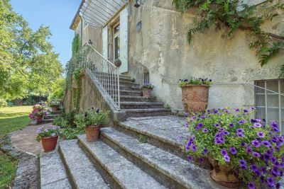 maison 11 Pièces en vente sur UZES (30700) Vente Maison Uzès 11 Pièces 600 m²
